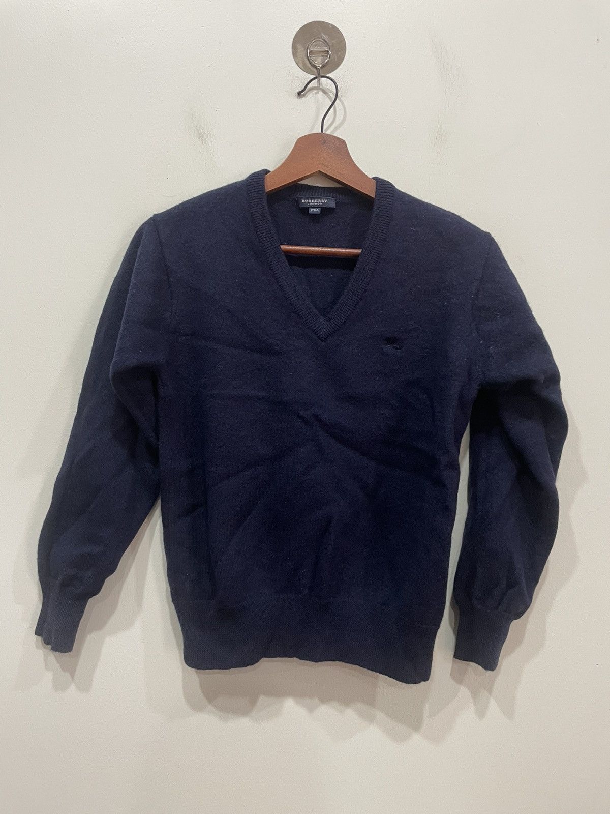 Burberry Burberry London V-neck Sweatshirt Size ONE SIZE - 1 Thumbnail