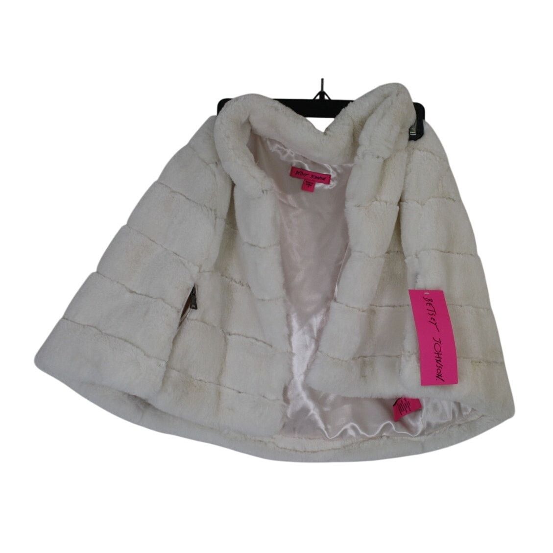 Betsey Johnson Betsey Johnson Faux Fur Capelet Ivory Bridal Shrug Women S Size S / US 4 / IT 40 - 1 Thumbnail
