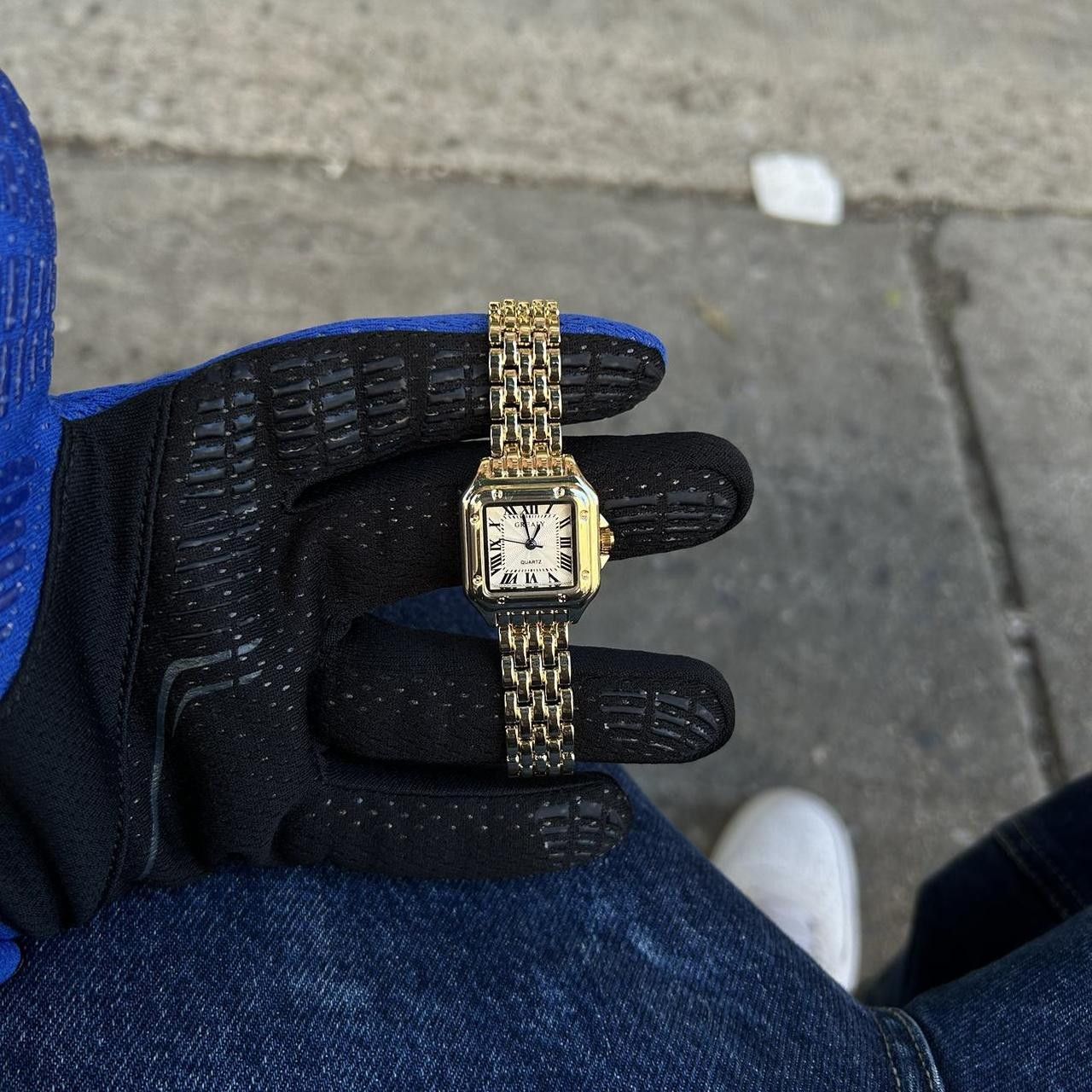 Vintage Vintage 2000s Style Rectangular Quartz Luxury Watch Size ONE SIZE - 2 Thumbnail