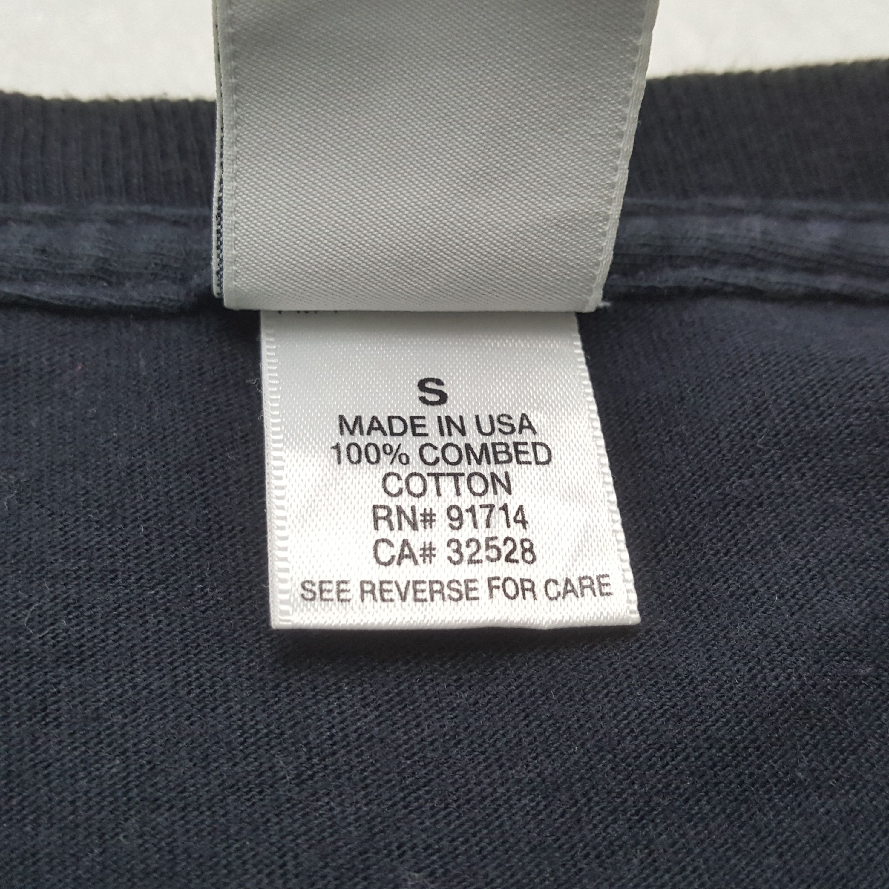 Armani Exchange × Vintage Vintage ARMANI EXCHANGE American Brand T-shirt C294N29 Size US M / EU 48-50 / 2 - 5 Thumbnail