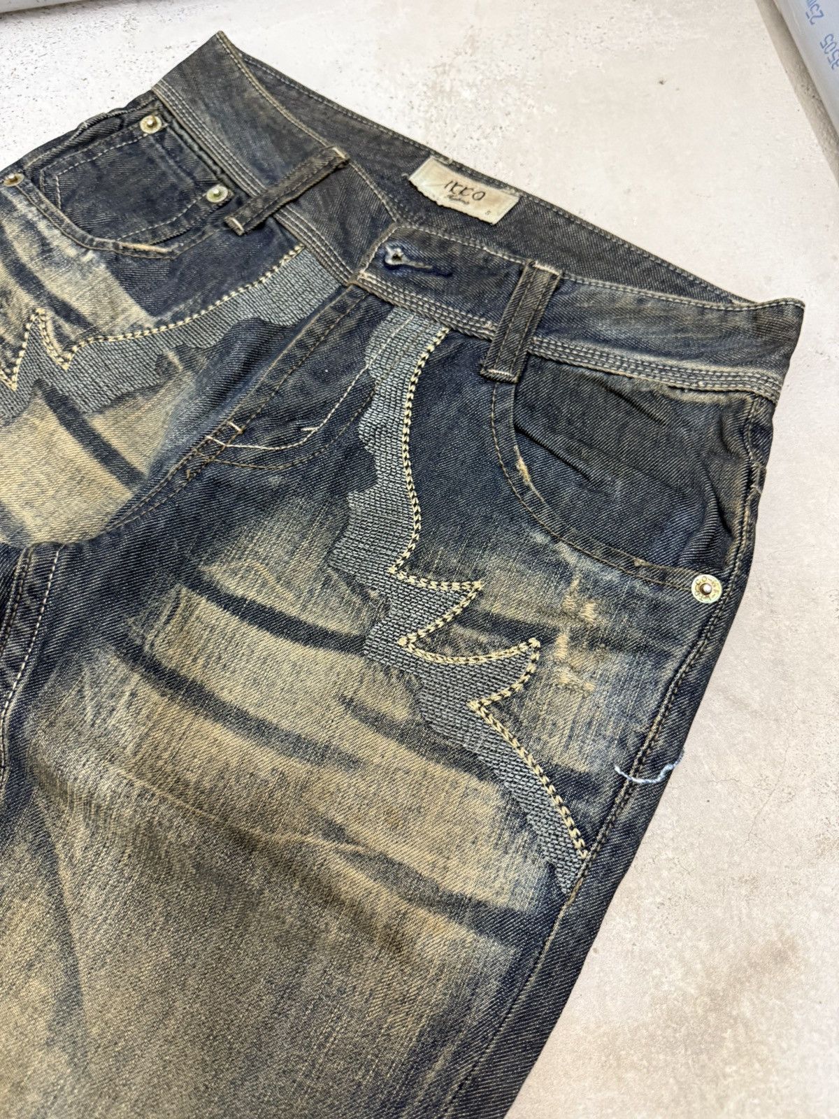 If Six Was Nine Ikka Japan Tribal Embroidered Muddy Wash Flared Denim Jeans Size US 29 - 9 Thumbnail