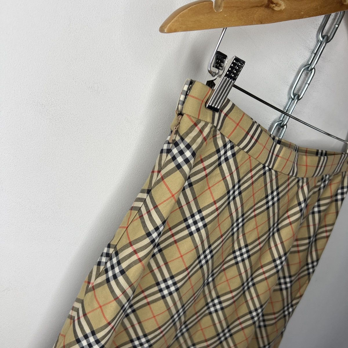 Burberry Burberry Mini Skirt Nova Check NEVER WORN Size 32" / US 10 / IT 46 - 8 Thumbnail