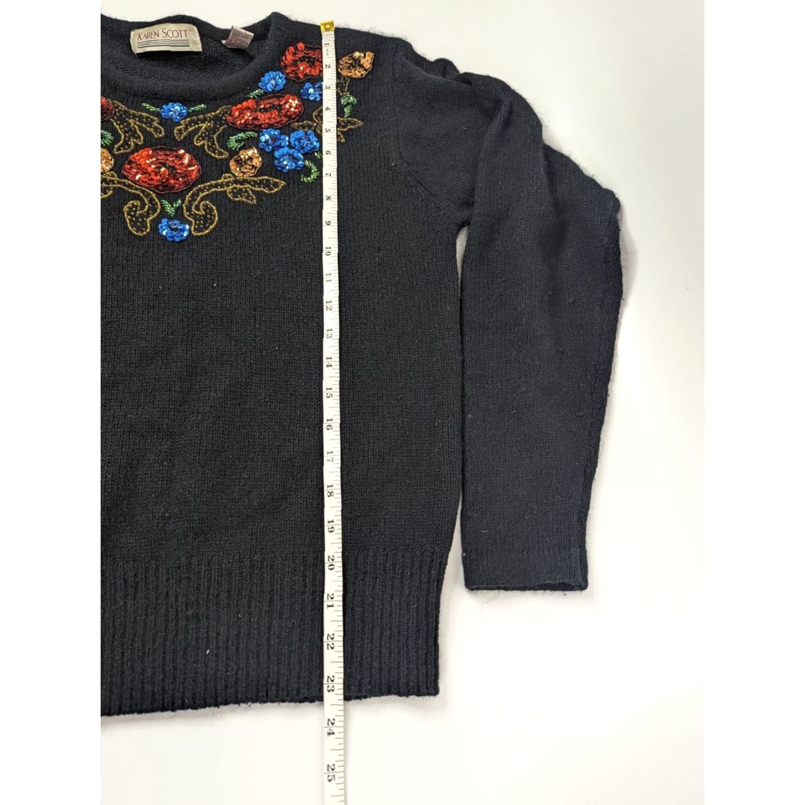 Vintage VINTAGE Karen Scott II Beaded Sequin Floral Sweater Silk Angora Blend Sz Medium Size M / US 6-8 / IT 42-44 - 5 Thumbnail