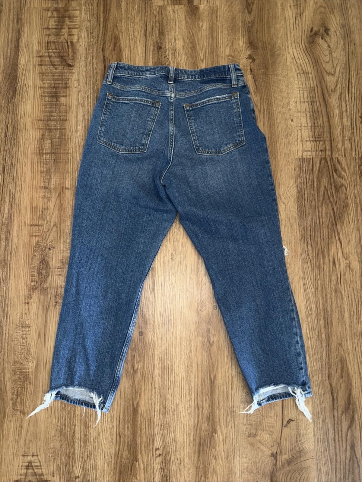 Abercrombie & Fitch Abercrombie Fitch Mom High Rise Curve Love Distressed Jeans Size 28" / US 6 / IT 42 - 8 Thumbnail
