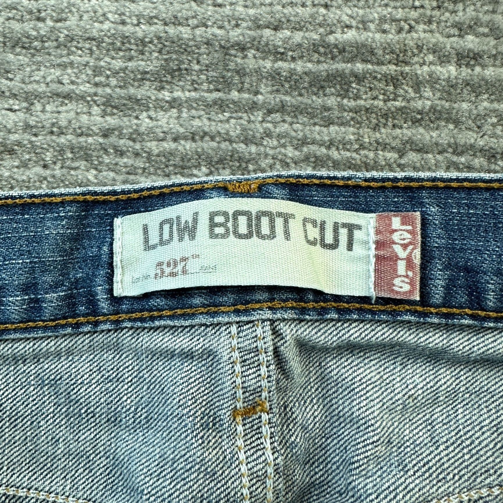 Levi's VINTAGE Levis Jeans Mens 34x31 527 Bootcut Cowboy Blue Denim Faded Low - Levi's 527 Series Jeans Mens 90s Cowboy Bootcut Denim Blue 527 Size US 34 / EU 50 - 6 Thumbnail