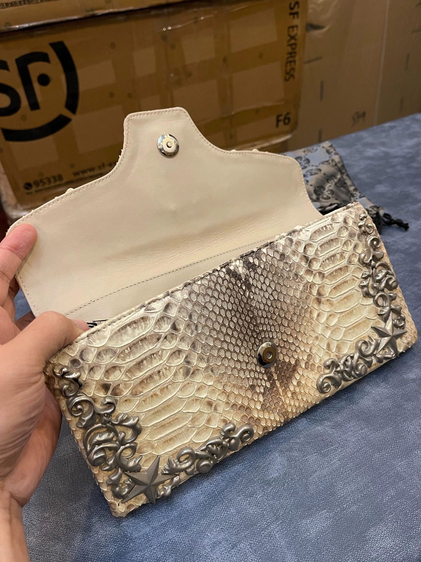 Philipp Plein Philipp Plein NWT Albino Python Crystal Skull Clutch Size ONE SIZE - 7 Thumbnail