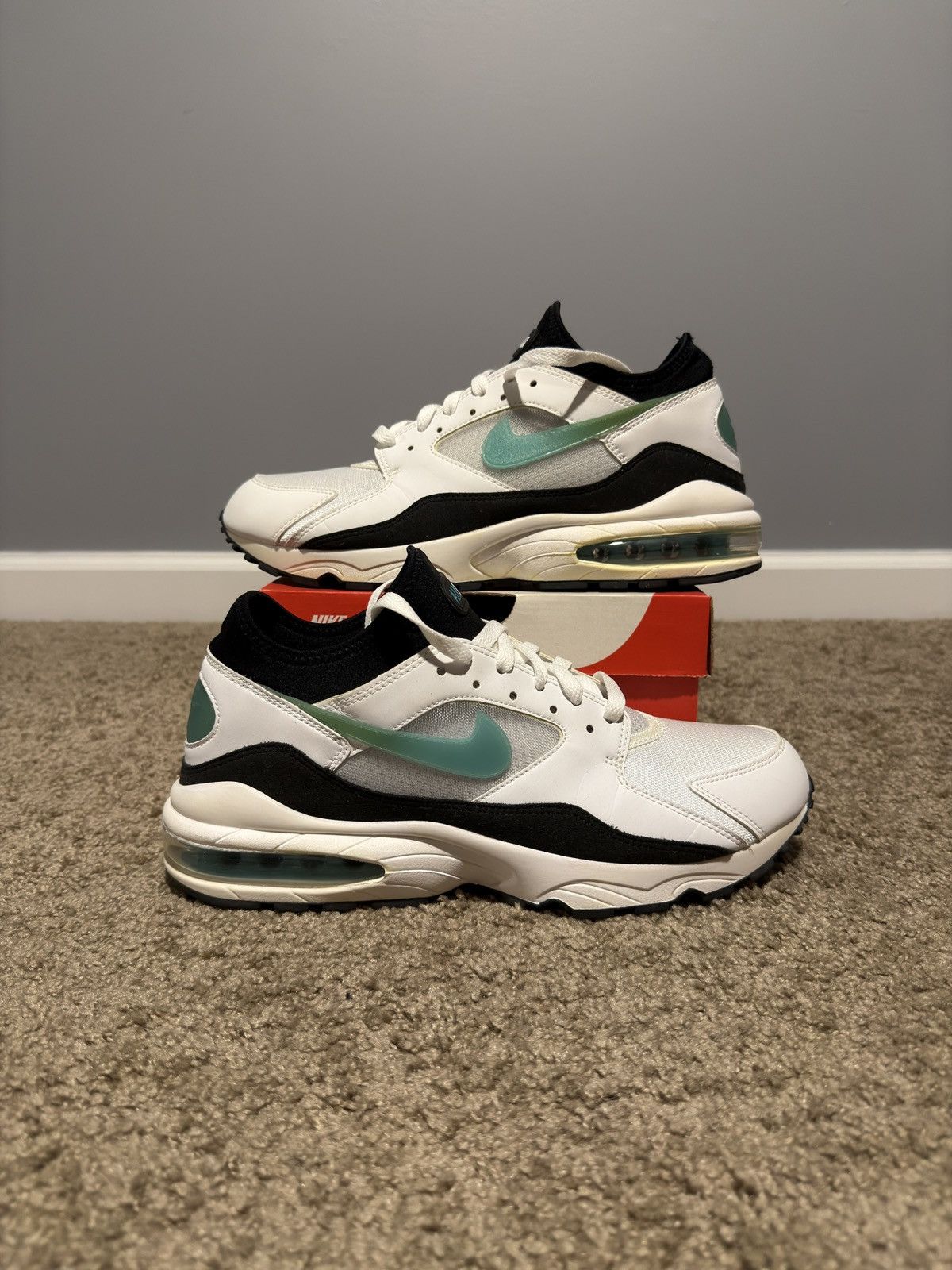 Nike 2018 Nike Air Max 93 "Menthol" Size US 10.5 / EU 43-44 - 2 Thumbnail