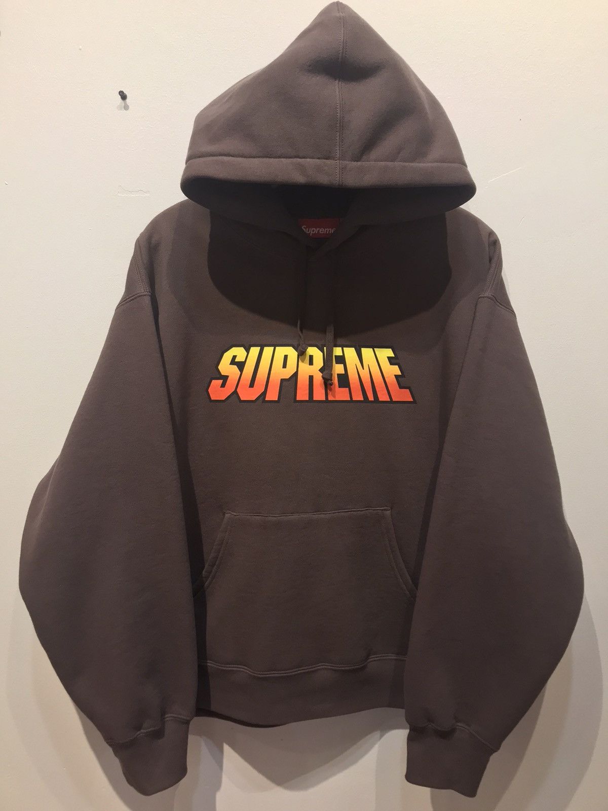 Supreme SS24 deadstock supreme logo sabotage gradient hoodie Size US L / EU 52-54 / 3 - 1 Thumbnail