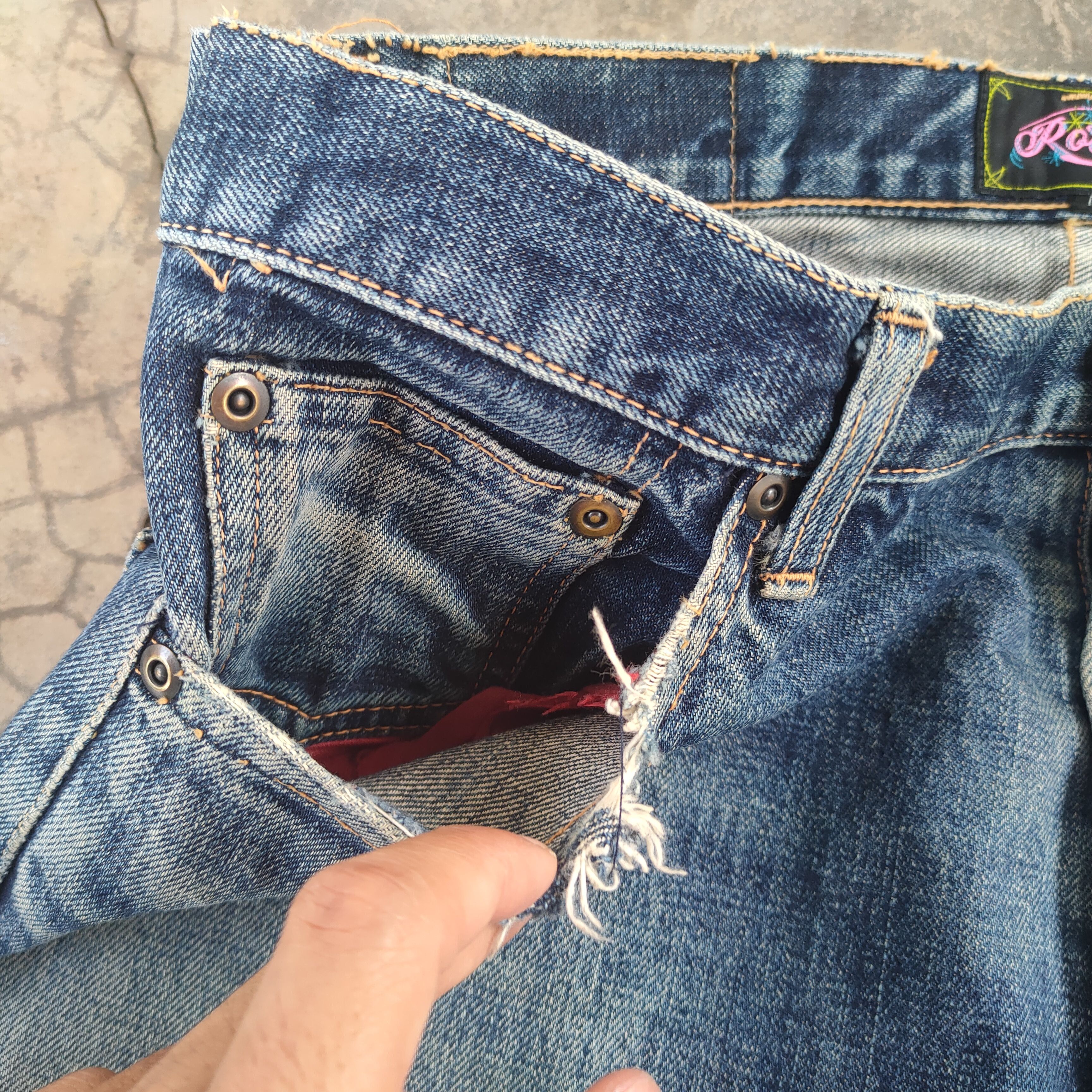 Japanese Brand W32 VINTAGE ROTAR SELVEDGE BUTTON FLY FADED RIPPED DENIM Size US 32 / EU 48 - 7 Thumbnail
