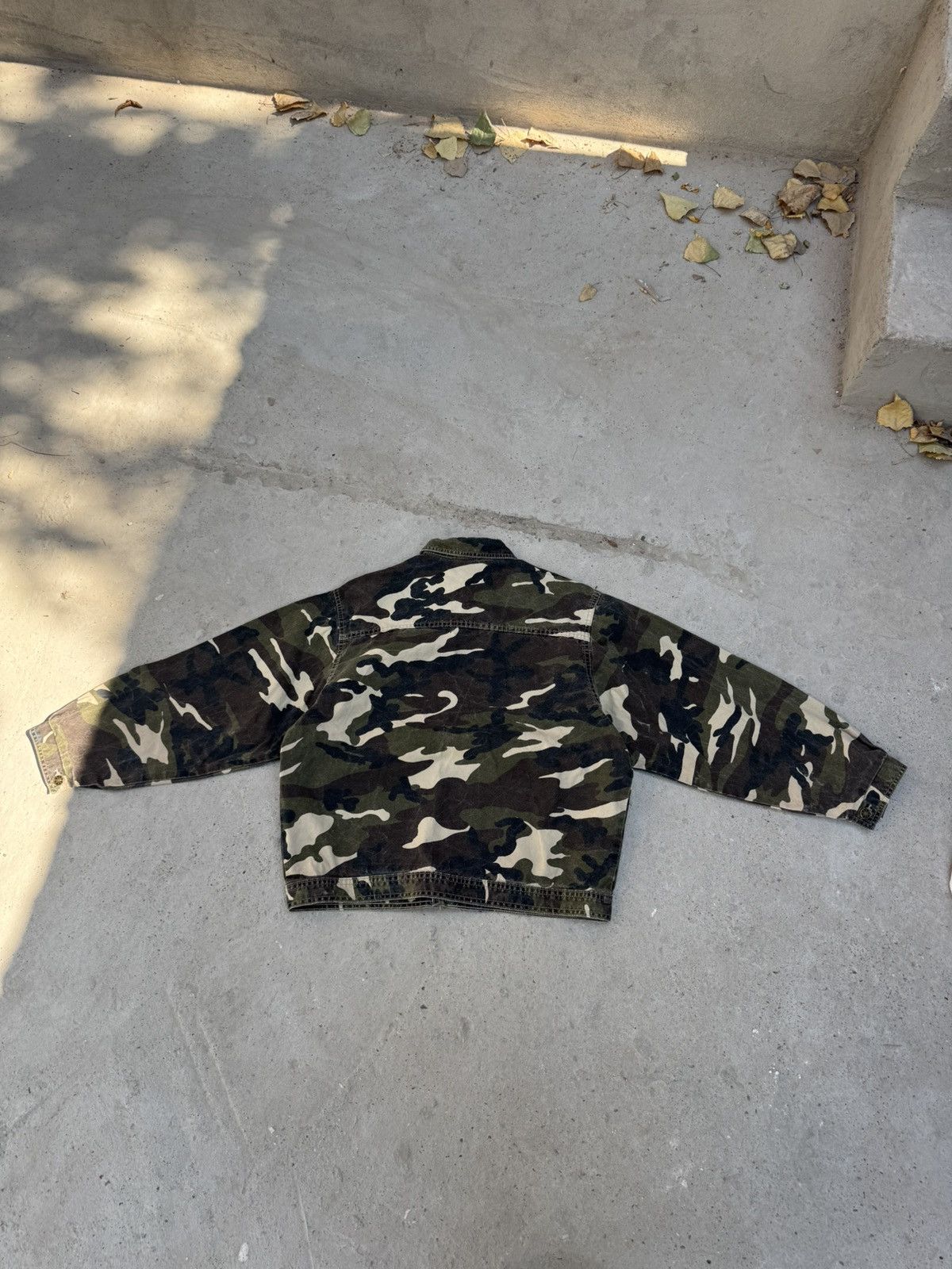 Japanese Brand VINTAGE BOXY MILITARY CAMO JACKET Size US S / EU 44-46 / 1 - 2 Thumbnail