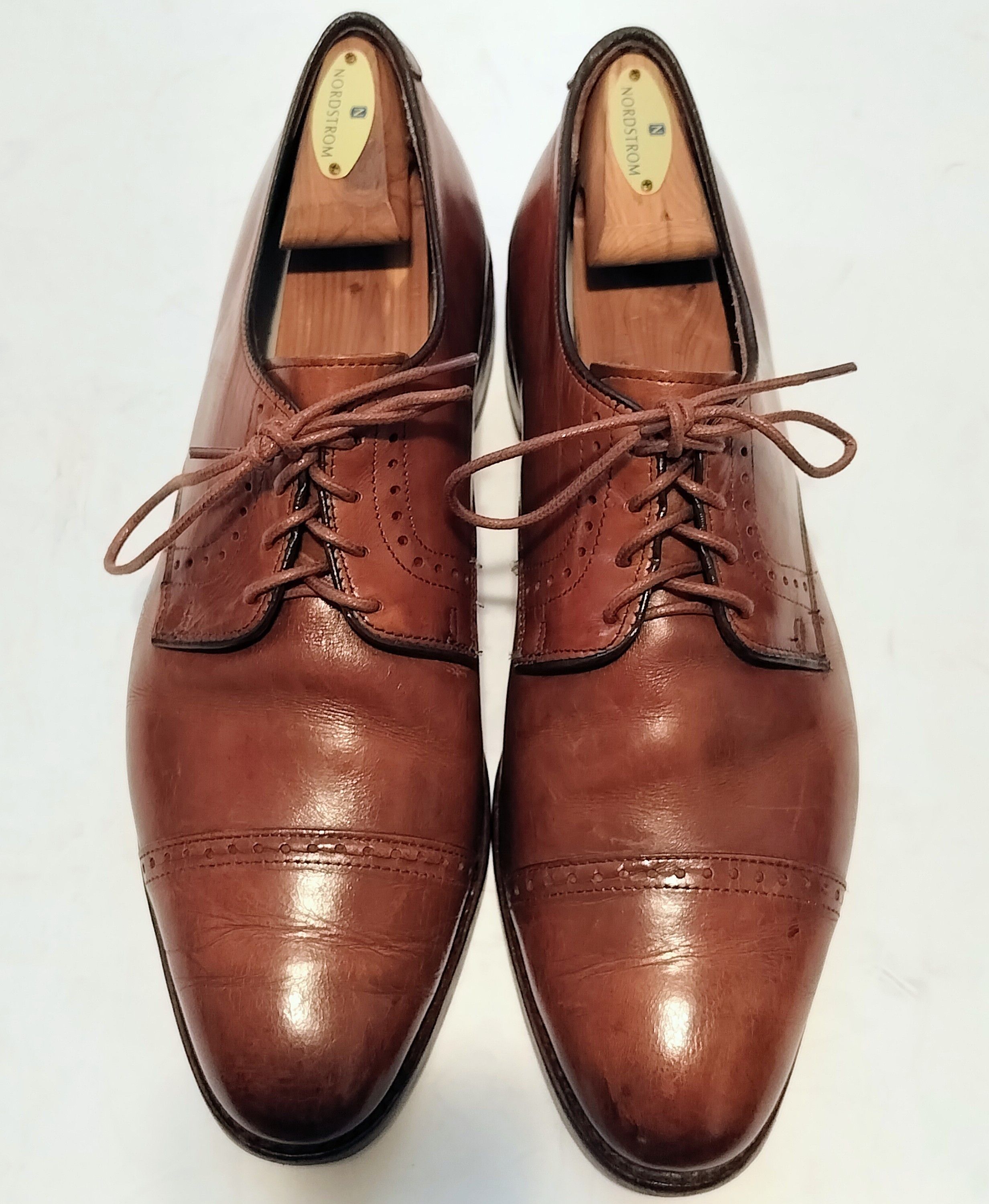 Allen Edmonds Clifton Oxford Shoes Men display picture 3
