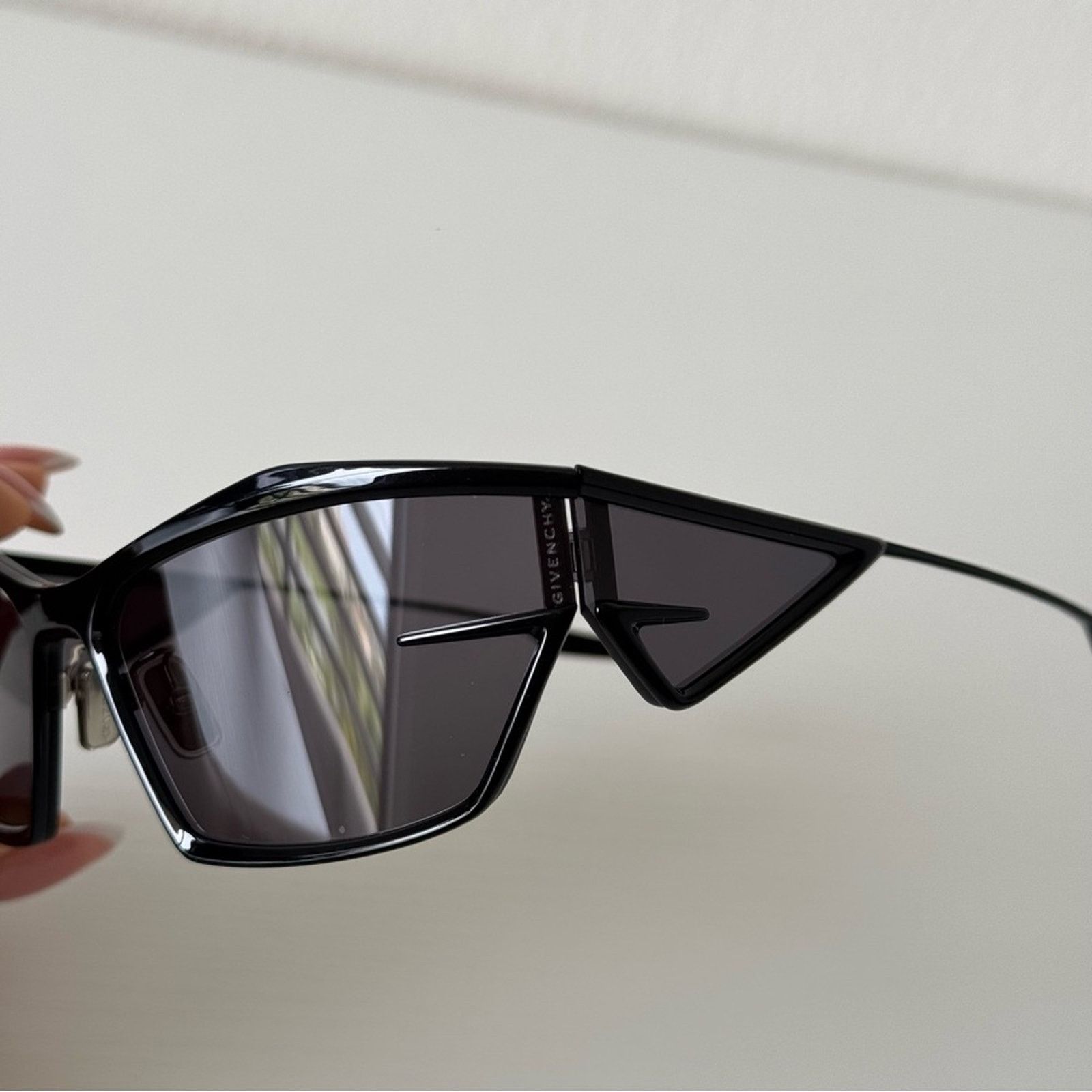 Givenchy NEW! Givenchy Black Sunglasses, GV40066U 01A, Authentic Size ONE SIZE - 10 Thumbnail