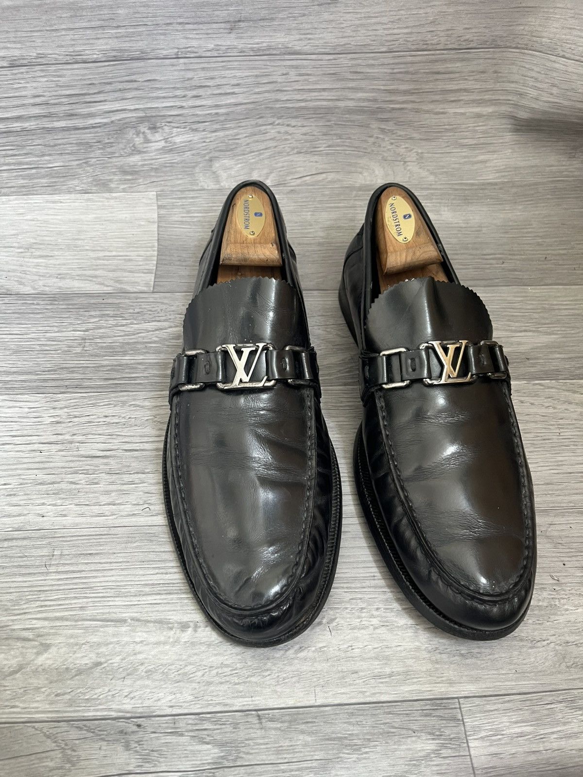 Louis Vuitton Louis Vuitton major LV logo casual leather loafers. Size US 9 / EU 42 - 4 Thumbnail