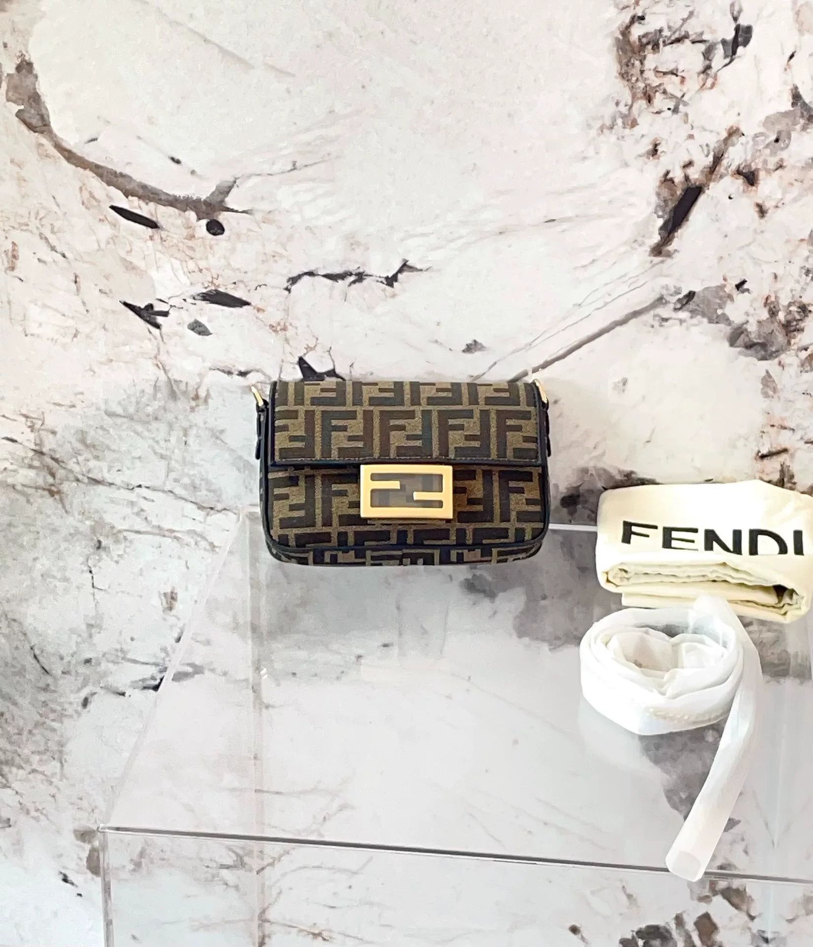 Fendi Pre-loved Bag Very good condition Size ONE SIZE - 1 Thumbnail