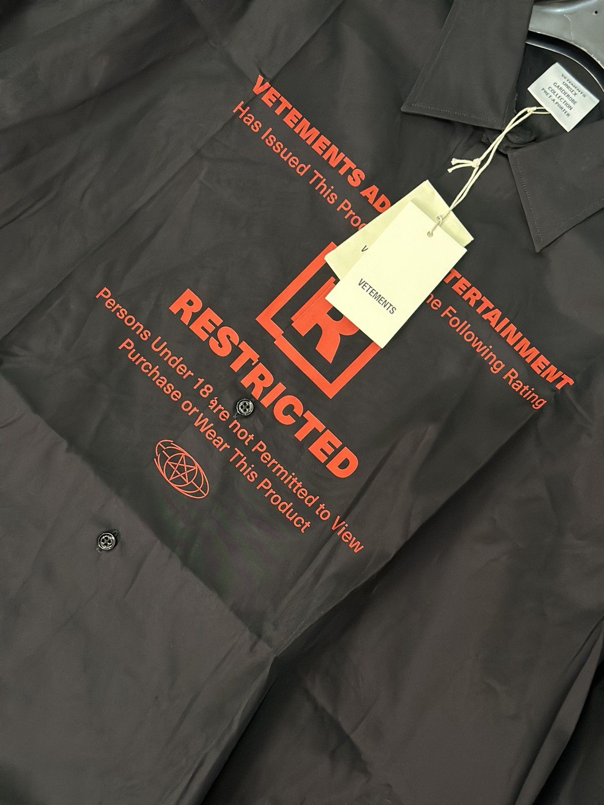 Vetements Vetements Rated R Oversized Shirt Size US S / EU 44-46 / 1 - 2 Thumbnail