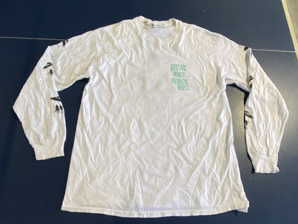 Vintage Vintage the biggest crisis long sleeve big logo size xl Size US XL / EU 56 / 4 - 10 Thumbnail