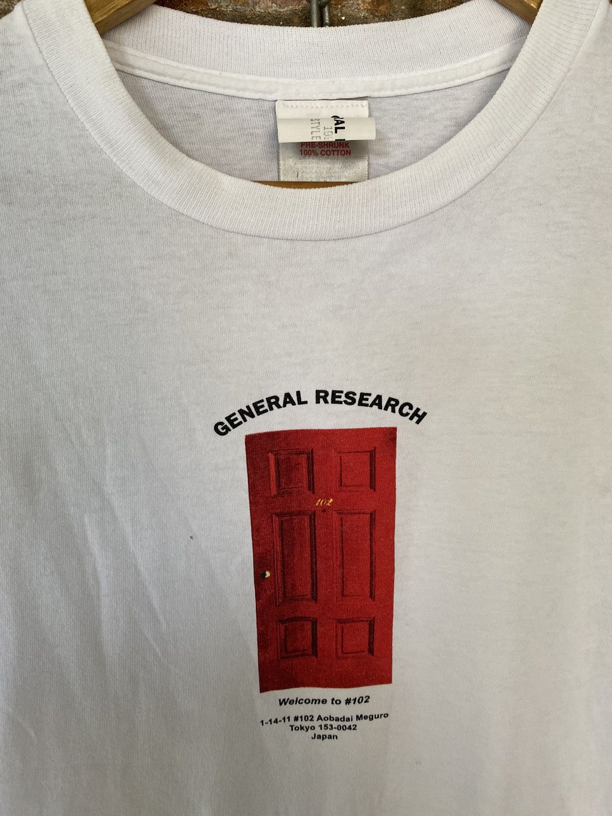 General Research 1999 iconic Red door General research store Size US M / EU 48-50 / 2 - 4 Thumbnail