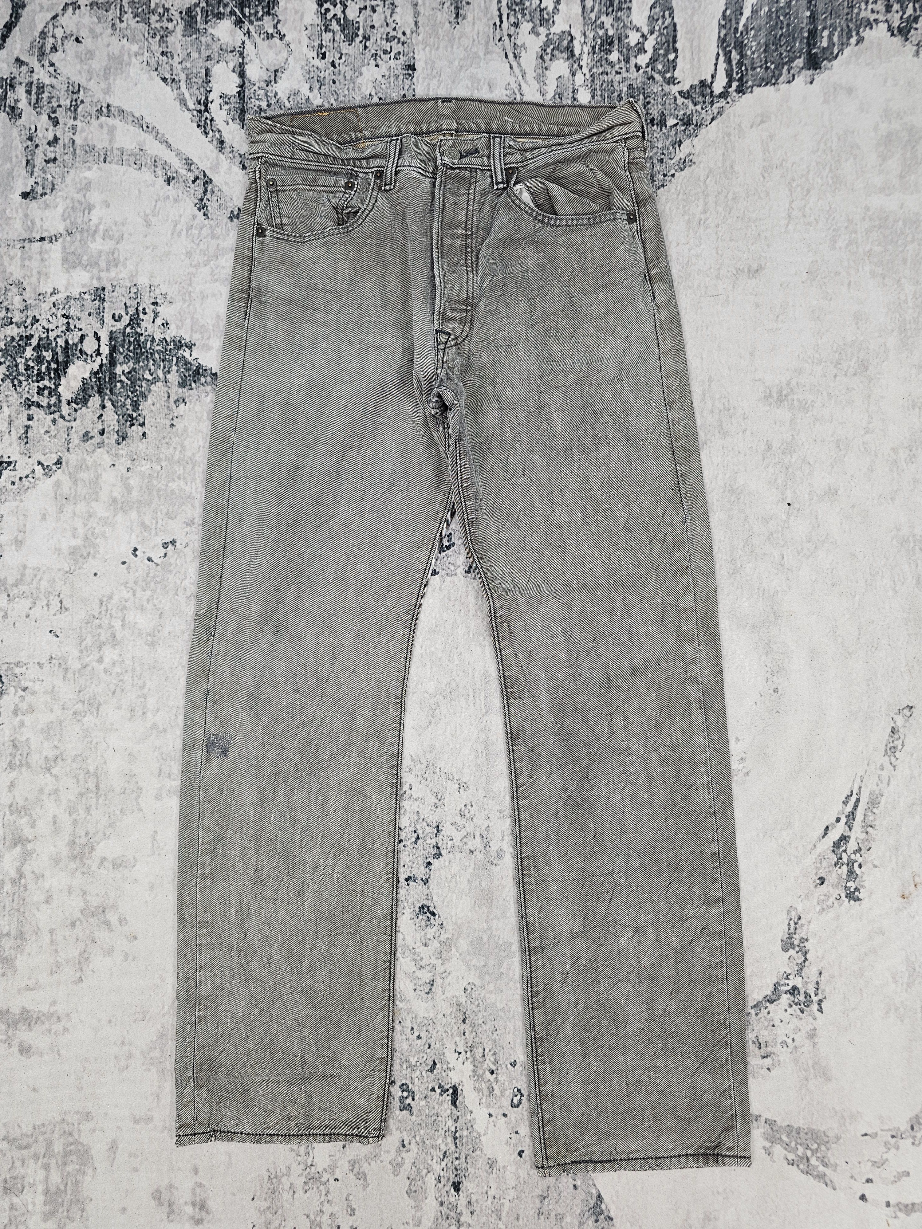 Levi's Vintage Clothing LEVIS 501 Sun Faded Ripped Gray Size 32X30 Jeans L0422 Size US 32 / EU 48 - 1 Thumbnail