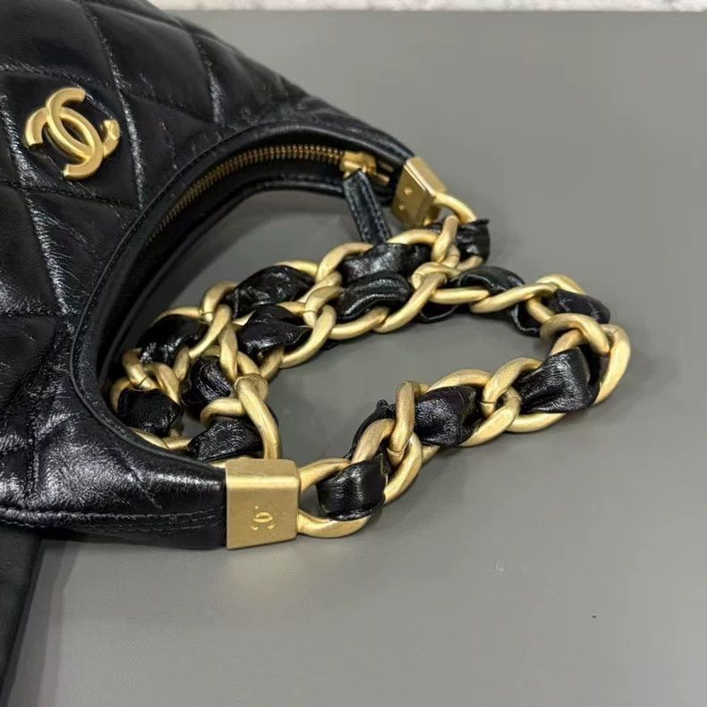Chanel Chanel Hobo Bag with Gold Chain Details Size ONE SIZE - 8 Thumbnail