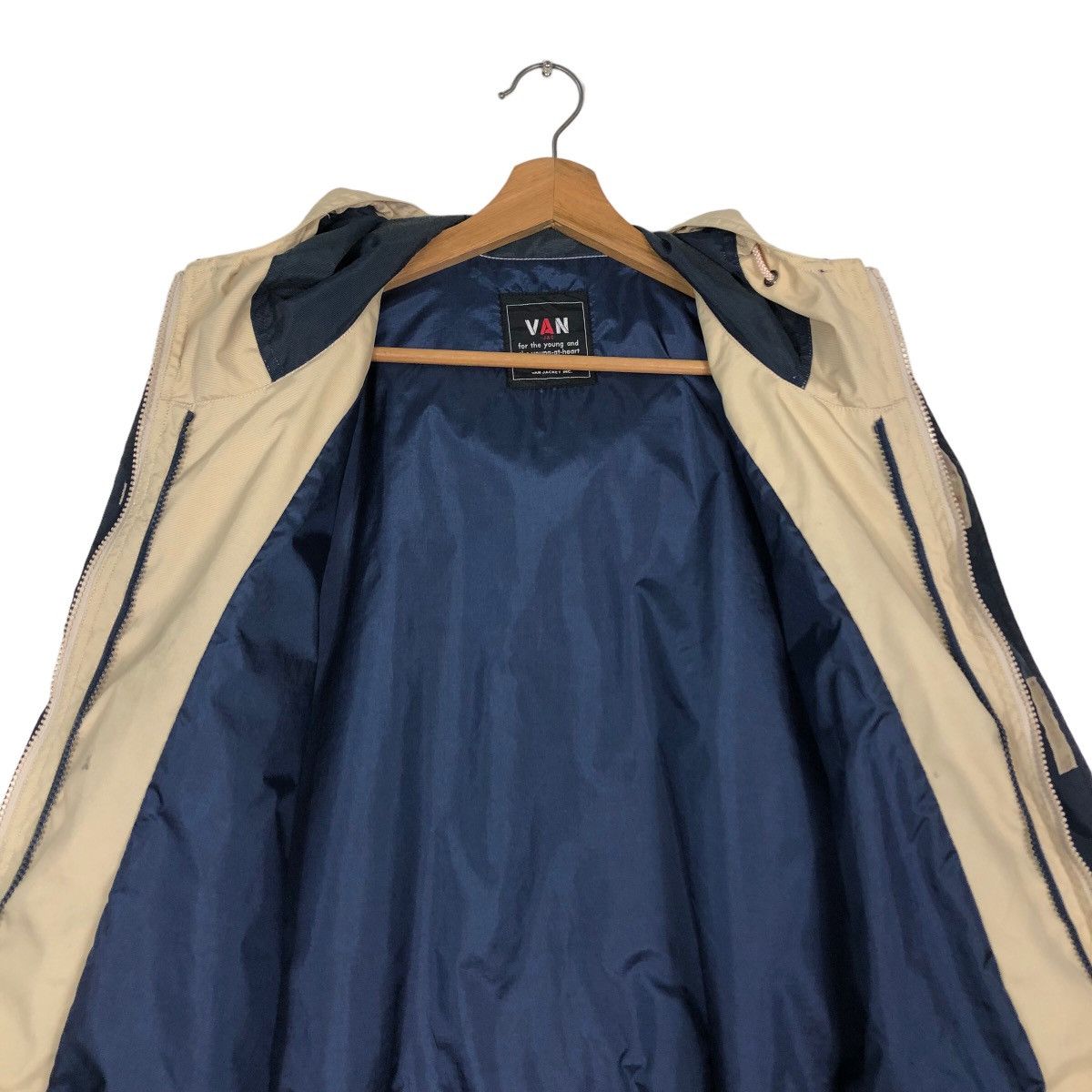 Japanese Brand 🔥Vintage Biker Jacket Van Jac Big Logo Spell Out Backhit Size US L / EU 52-54 / 3 - 15 Thumbnail