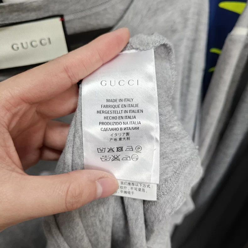 Gucci Gucci Pocket rose, broken hole to make old, short sleeves Size US M / EU 48-50 / 2 - 5 Thumbnail