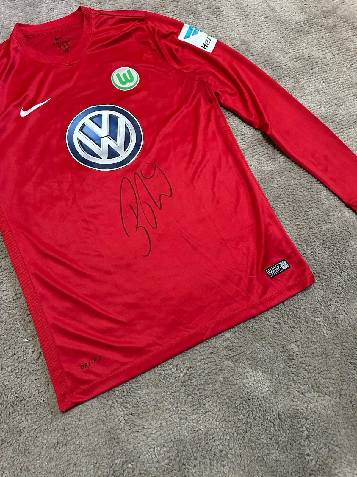 Nike WOLFSBURG GOALKEEPER FOOTBALL SHIRT 2010-2011 JERSEY SIGNED Size US M / EU 48-50 / 2 - 2 Thumbnail