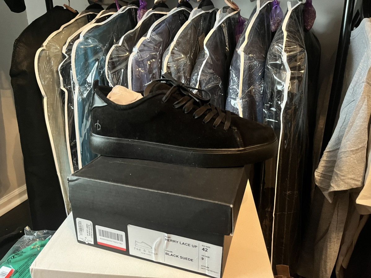 Rag & Bone Rag & Bone Perry suede sneakers size 9 size 42. $320 retail Size US 9 / EU 42 - 5 Thumbnail