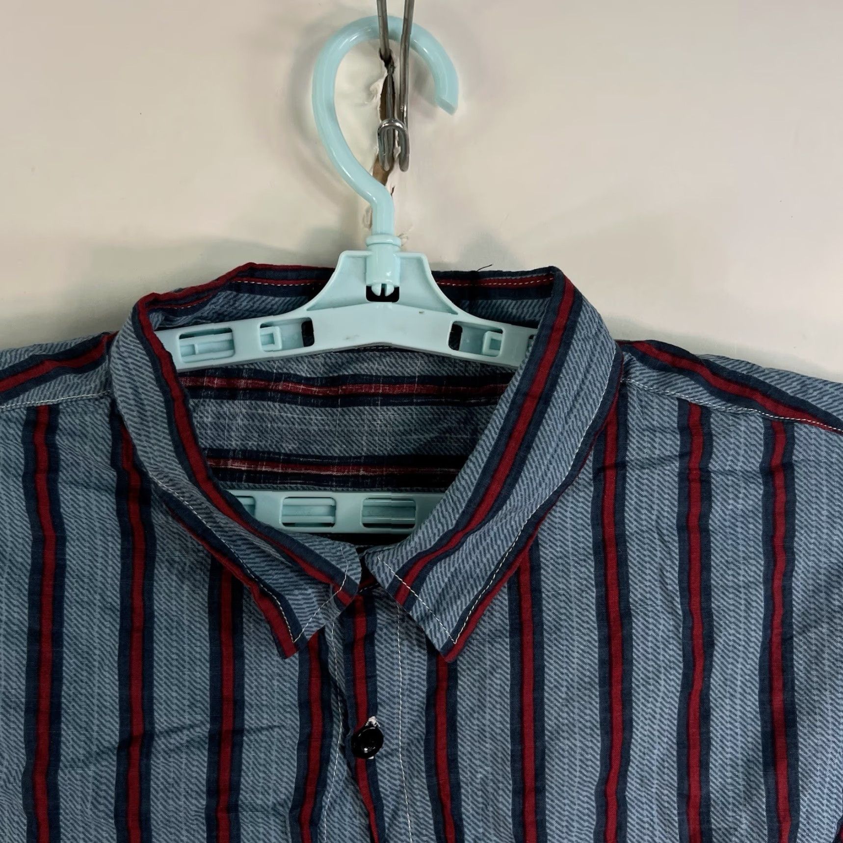 Vintage Vat Pave Striped Button-Up Shirt Mens 2XL Blue Short Sleeve Button-Up Shirt Mens 2XL Blue Striped Casual All Seasons Vintage No N/A Size US XXL / EU 58 / 5 - 2 Thumbnail