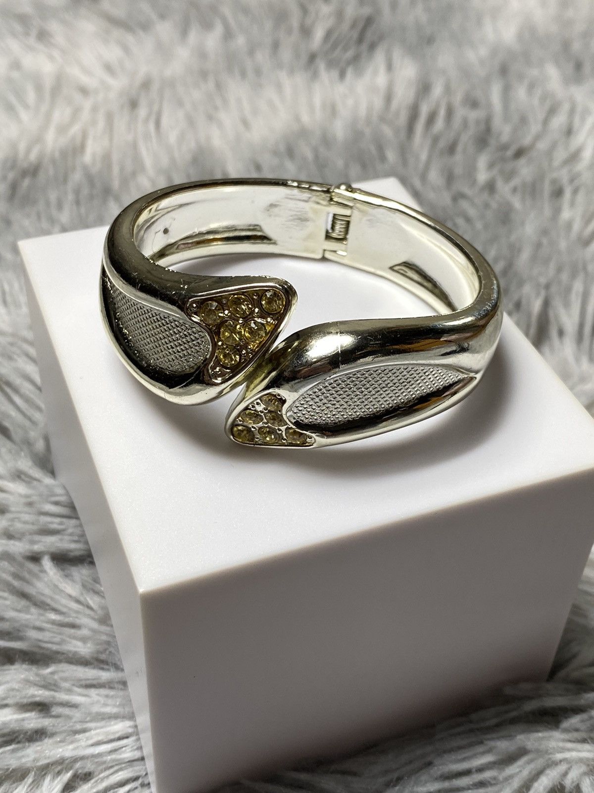 Jewelry Silver Bangle with Yellow Crystals | Japanese Brand Size ONE SIZE - 1 Thumbnail