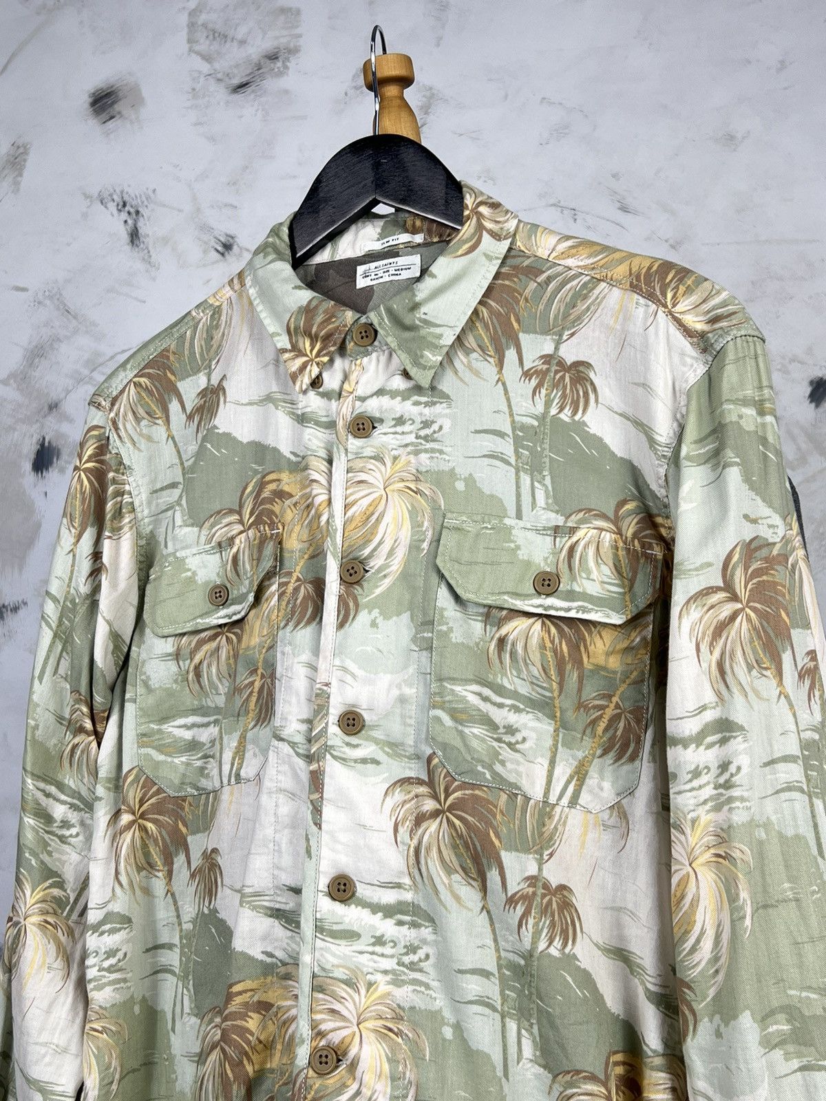 Allsaints Vintage AllSaints Palm Print Button Up Shirt Size M - L Size US M / EU 48-50 / 2 - 2 Thumbnail