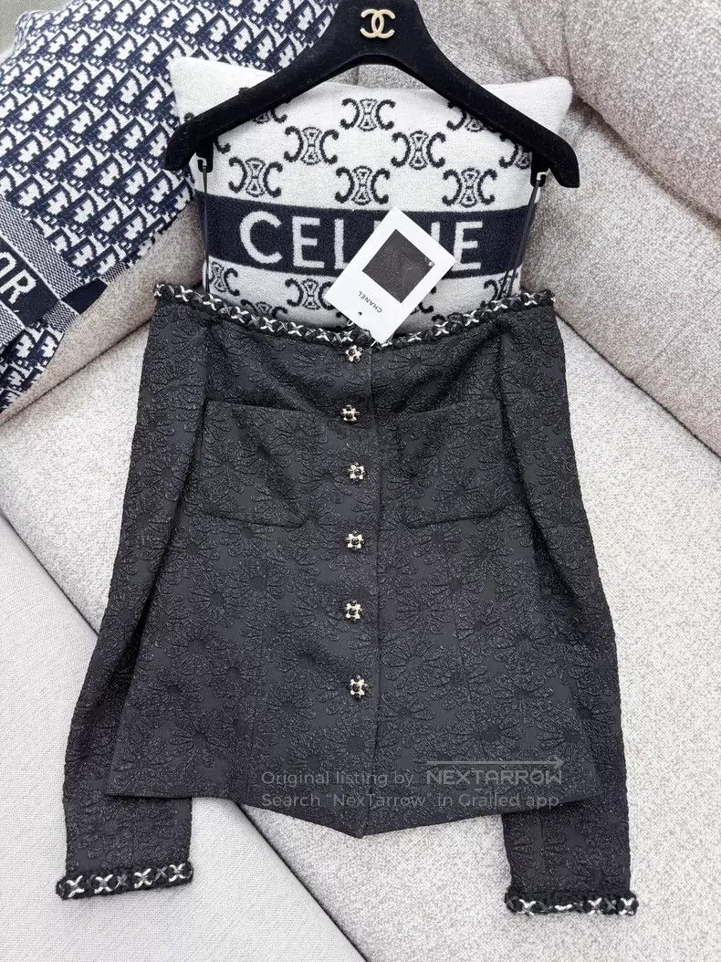 Chanel Chanel Embossed camellia enamel buckle one-shoulder chain Size XS / US 0-2 / IT 36-38 - 1 Thumbnail