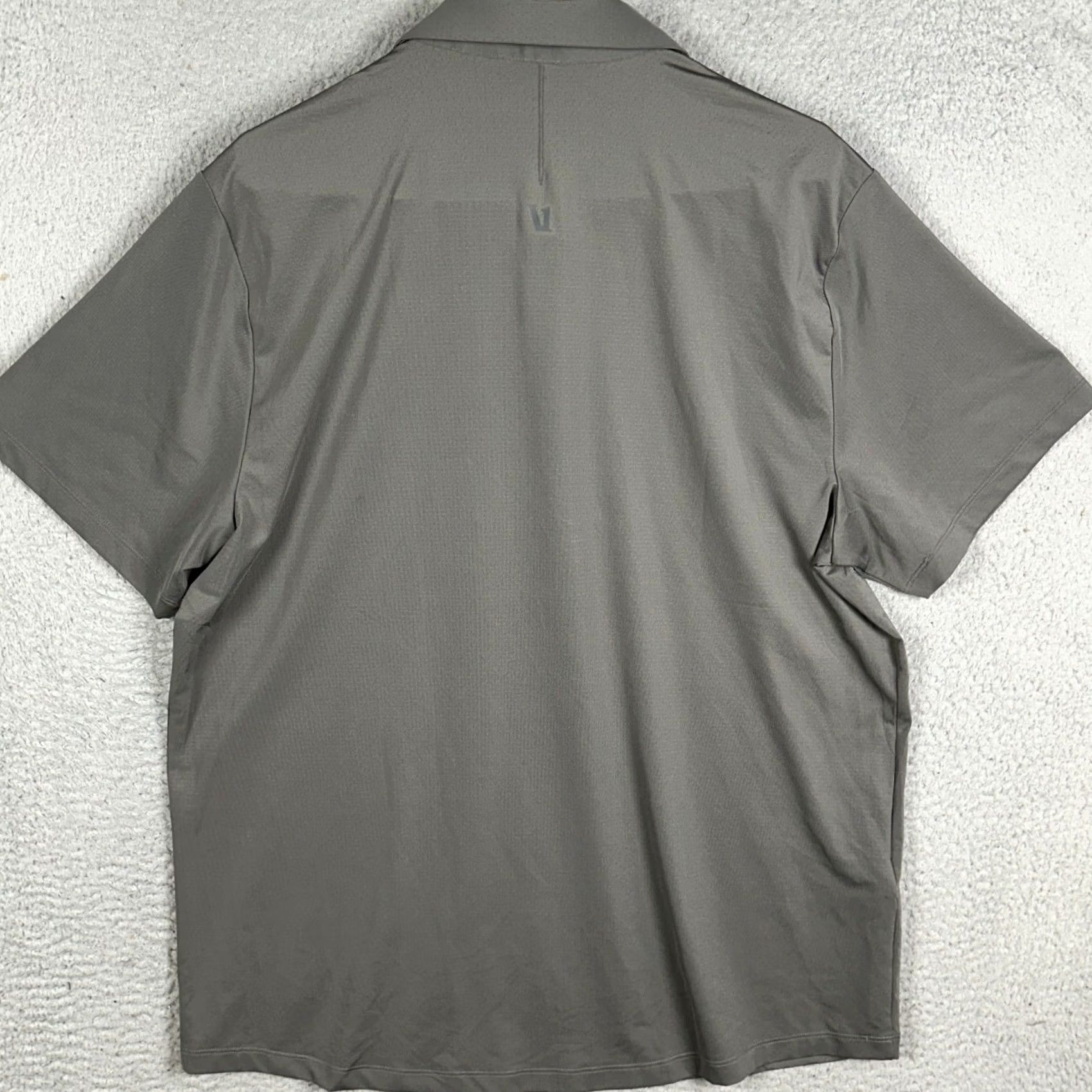 Vuori Vuori Strato Tech Polo Shirt Mens XL Grey Performance Polo Golf Gym Training Size US XL / EU 56 / 4 - 3 Thumbnail