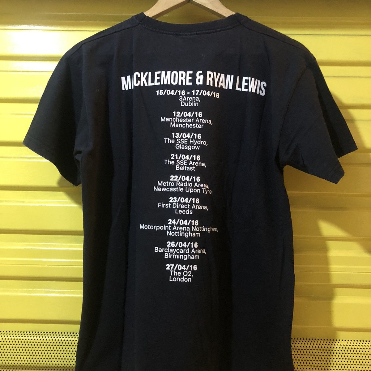 Band Tees Macklemore and Ryan Lewis Tour tee Size US M / EU 48-50 / 2 - 4 Thumbnail