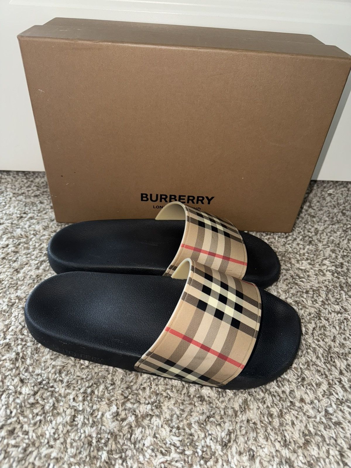 Burberry Burberry Flip Flops Size US 8 / IT 38 - 7 Thumbnail