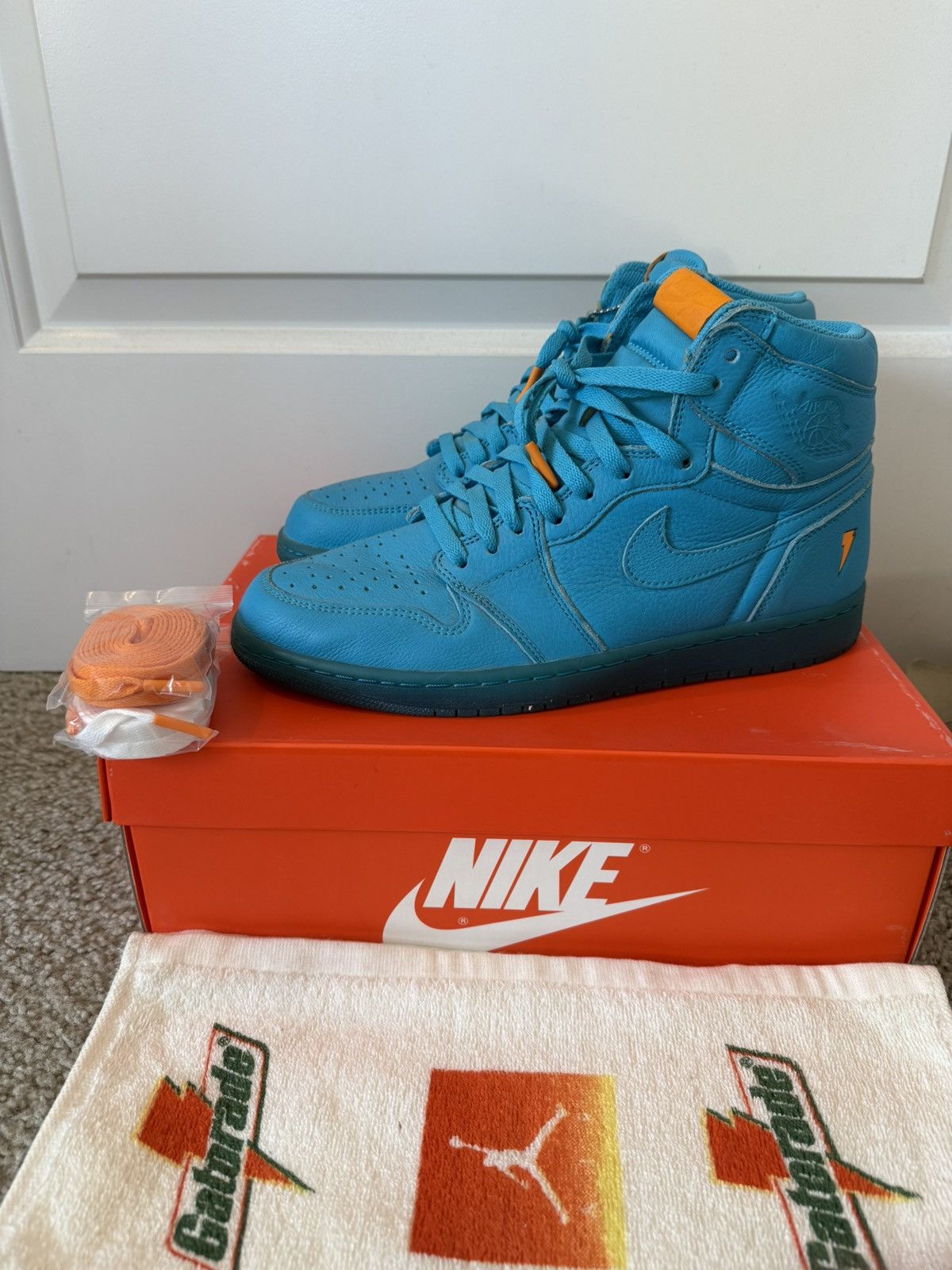 Gatorade × Jordan Brand Jordan 1 Size US 11 / EU 44 - 4 Thumbnail