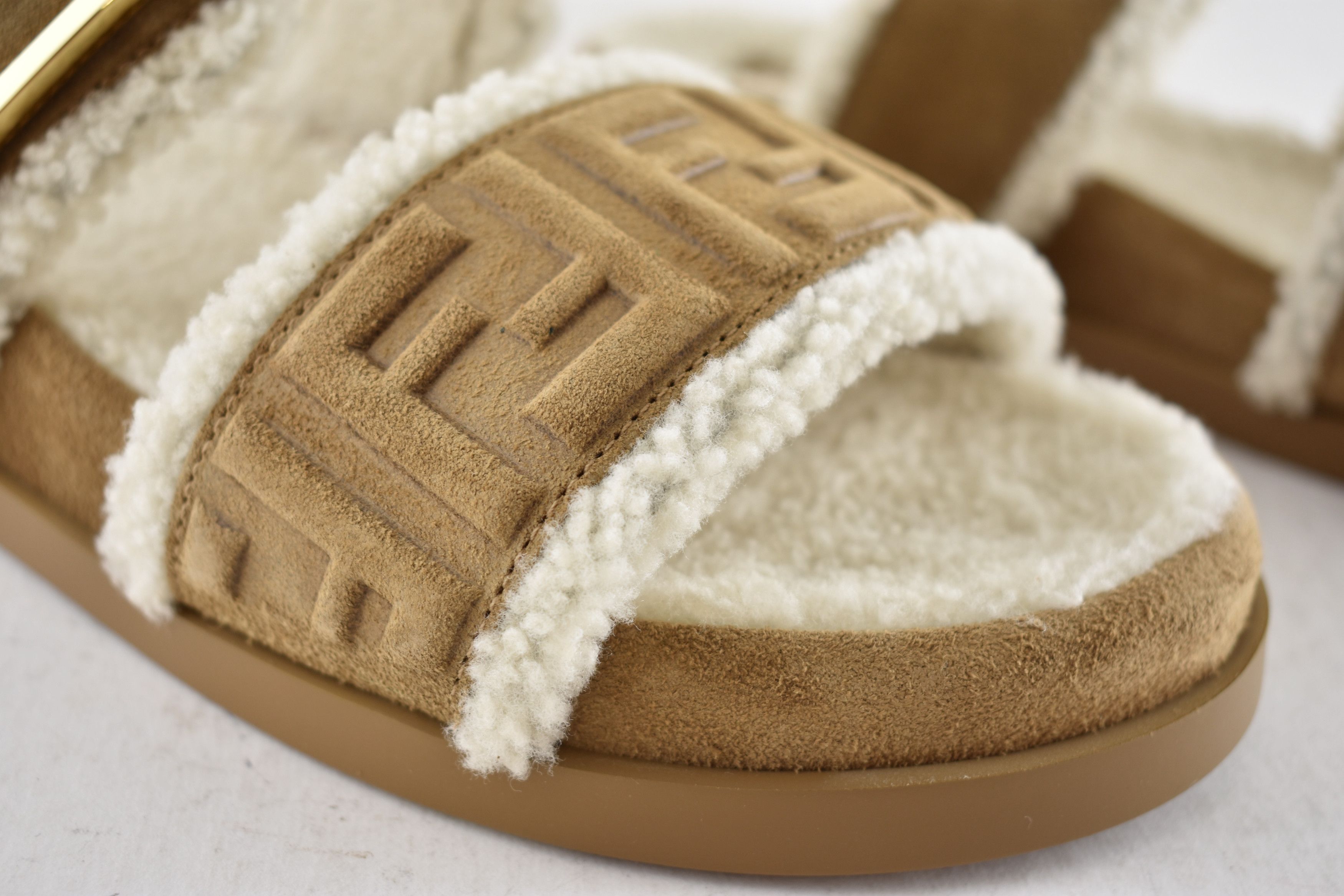 Fendi Fendi Feel Slide Shearling Fur Logo FF Mule Flat Sandal 37 Size US 7 / IT 37 - 8 Thumbnail