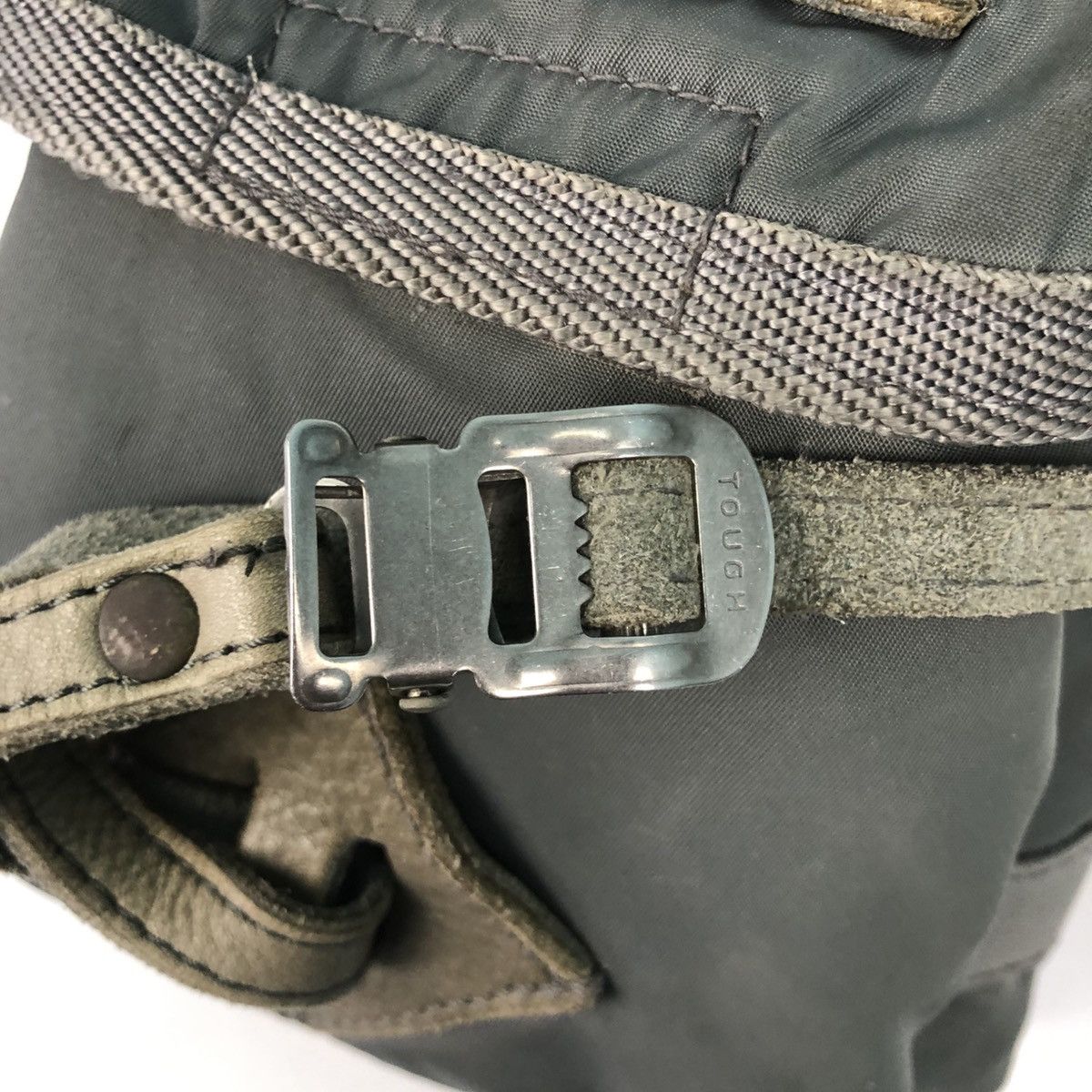 Japanese Brand + TOUGH PRODUCT SLING BAG MILITARY Size ONE SIZE - 4 Thumbnail