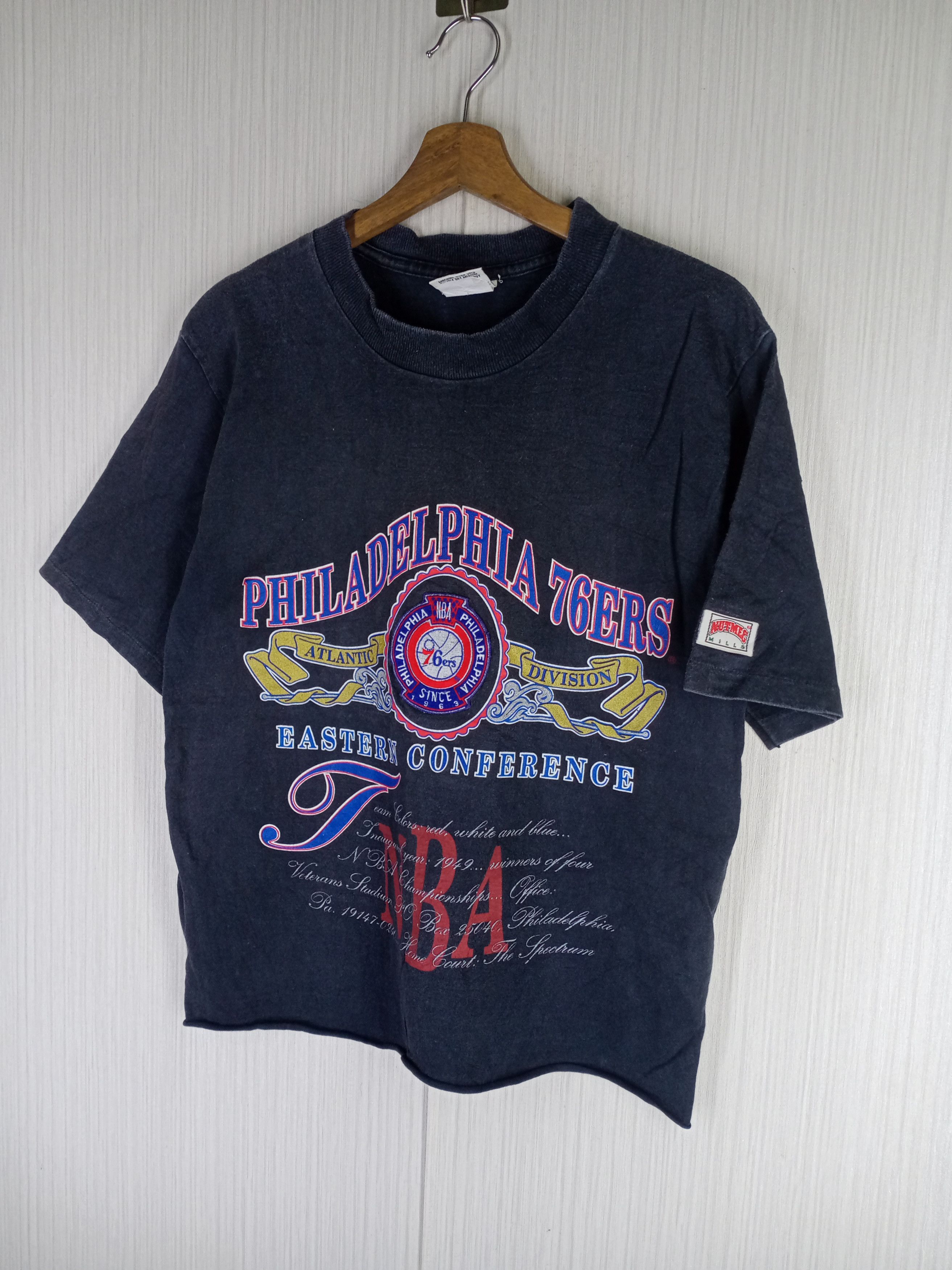 NBA Rare Vintage Philadelphia 76 ers Tshirt Size US M / EU 48-50 / 2 - 3 Thumbnail