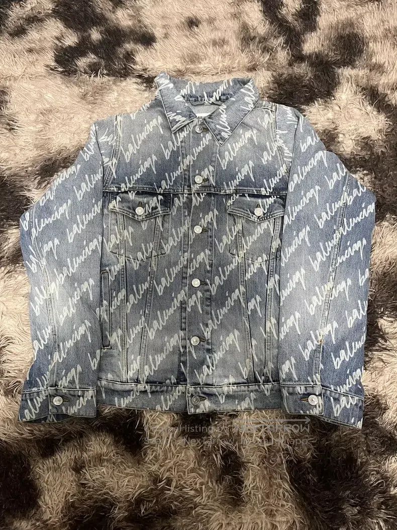 Balenciaga Balenciaga size 34 Bulletproof vest full print logo denim Size L / US 10 / IT 46 - 1 Thumbnail