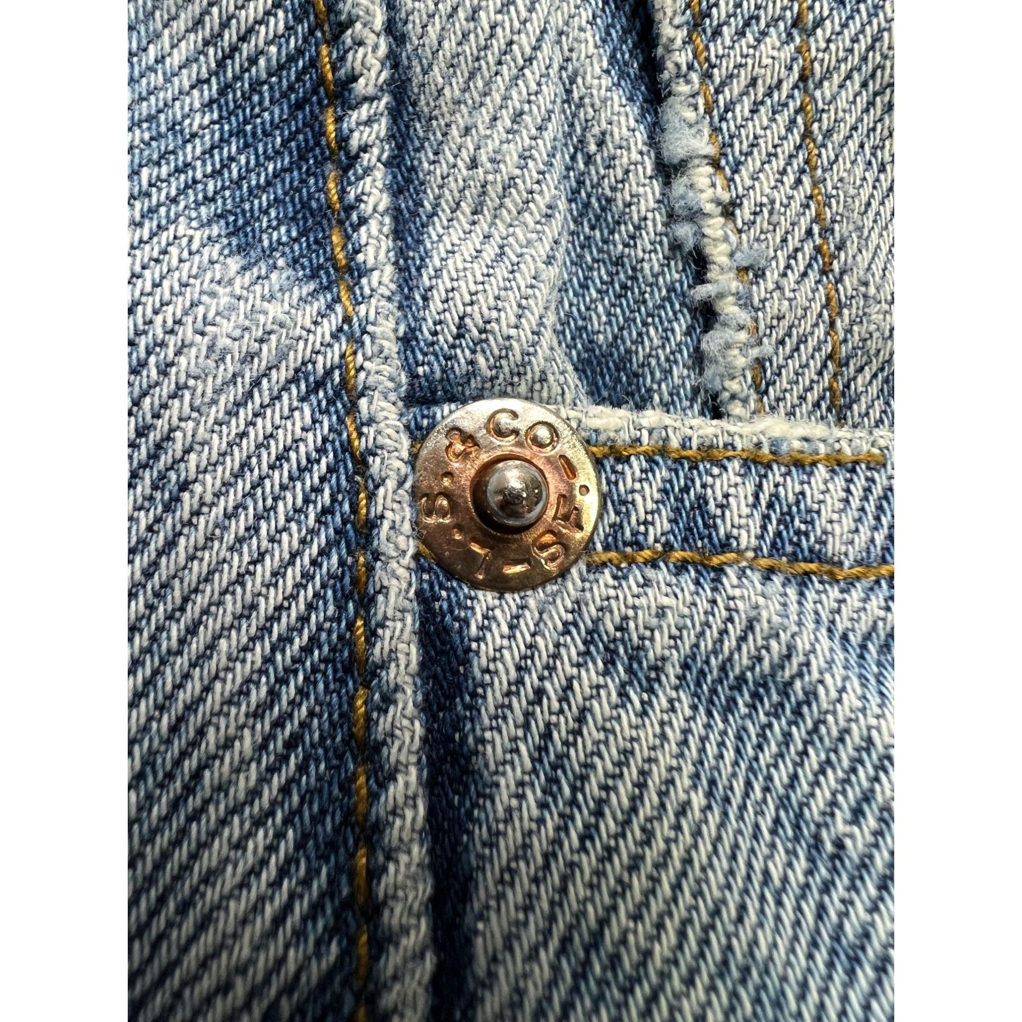 Levi's Vintage Clothing Levi’s Made in USA Vintage Light Wash Denim Jeans (Y1053) Size US 32 / EU 48 - 5 Thumbnail