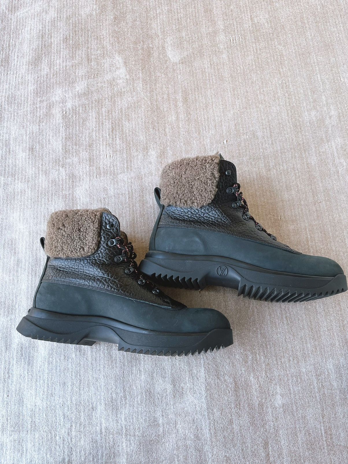 Louis Vuitton Brand new Louis Vuitton boots Size US 9.5 / EU 42-43 - 4 Thumbnail