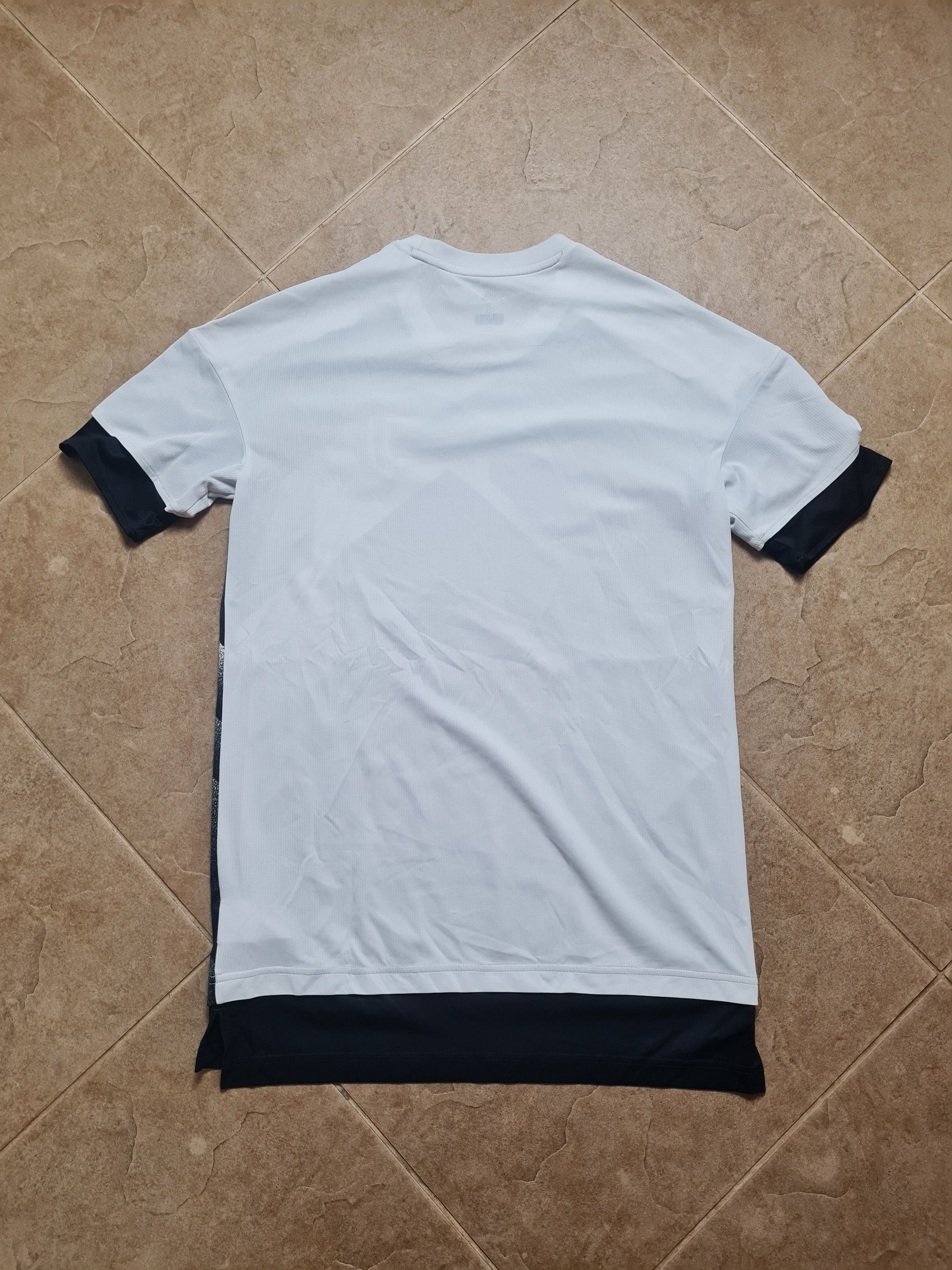 Adidas Football Jersey Adidas Juventus Soccer Shirt Vintage Size US S / EU 44-46 / 1 - 24 Thumbnail