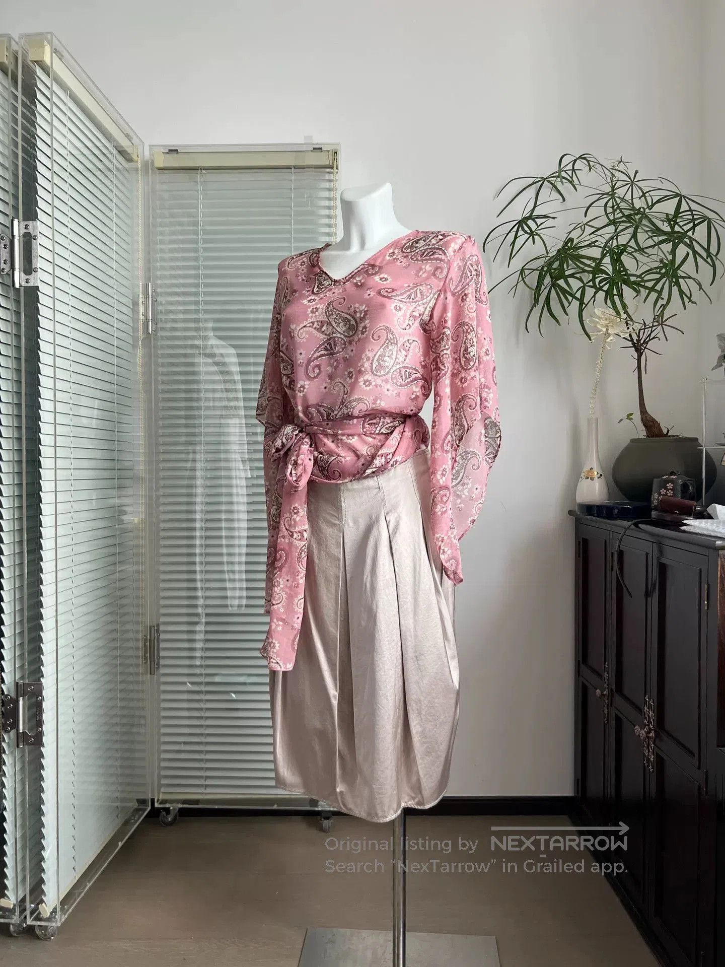 Other Vintage Pink Paisley Ruffled Sleeve Blouse. Size M / US 6-8 / IT 42-44 - 3 Thumbnail