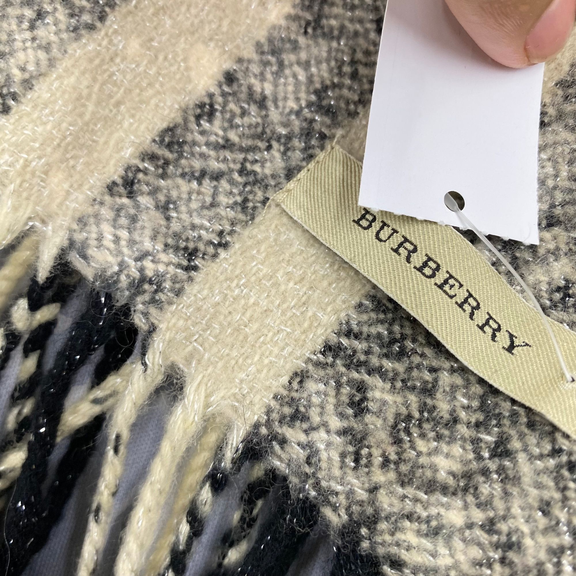 Burberry Vintage Burberry Scarf Muffler Cashmere Checkered Scarves Size ONE SIZE - 4 Thumbnail