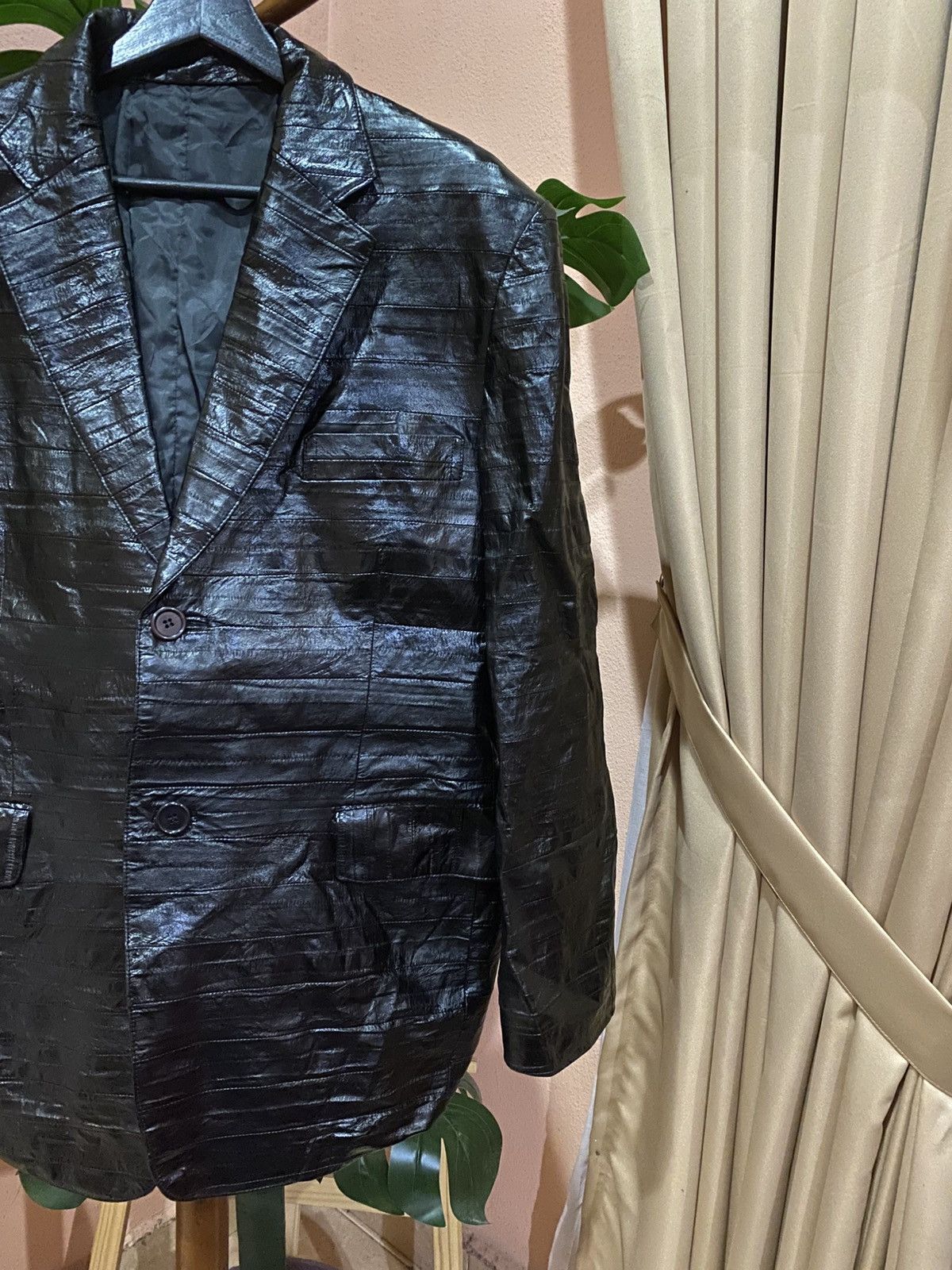 Other Vintage Glossy Black Faux Leather Blazer Jacket - Unisex Size US L / EU 52-54 / 3 - 4 Thumbnail