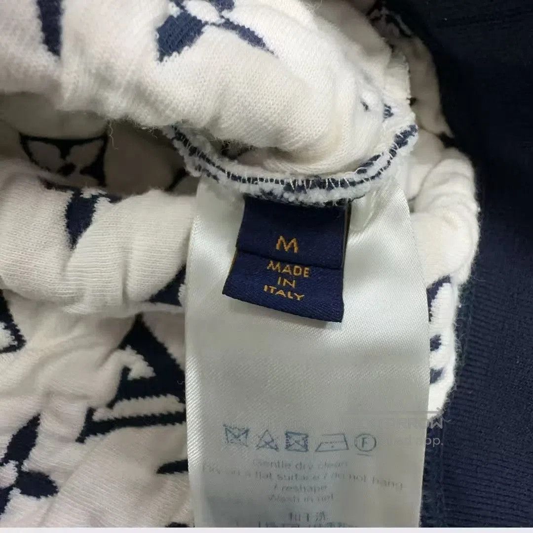 Louis Vuitton blue patterned crew neck sweatshirt from louis vuitton. Size US M / EU 48-50 / 2 - 9 Thumbnail