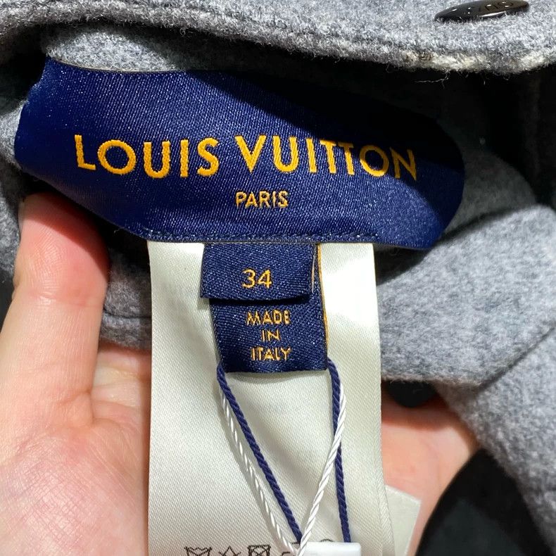 Louis Vuitton Louis Vuitton Grey presbyopic full-print double-sided hood Size XXS / US 00 / IT 34 - 5 Thumbnail