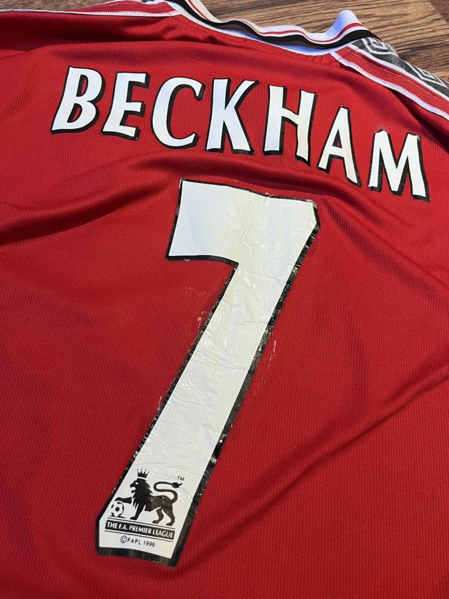Umbro × Vintage Vintage Umbro David Beckham 1996 Manchester United Kit Size US L / EU 52-54 / 3 - 7 Thumbnail