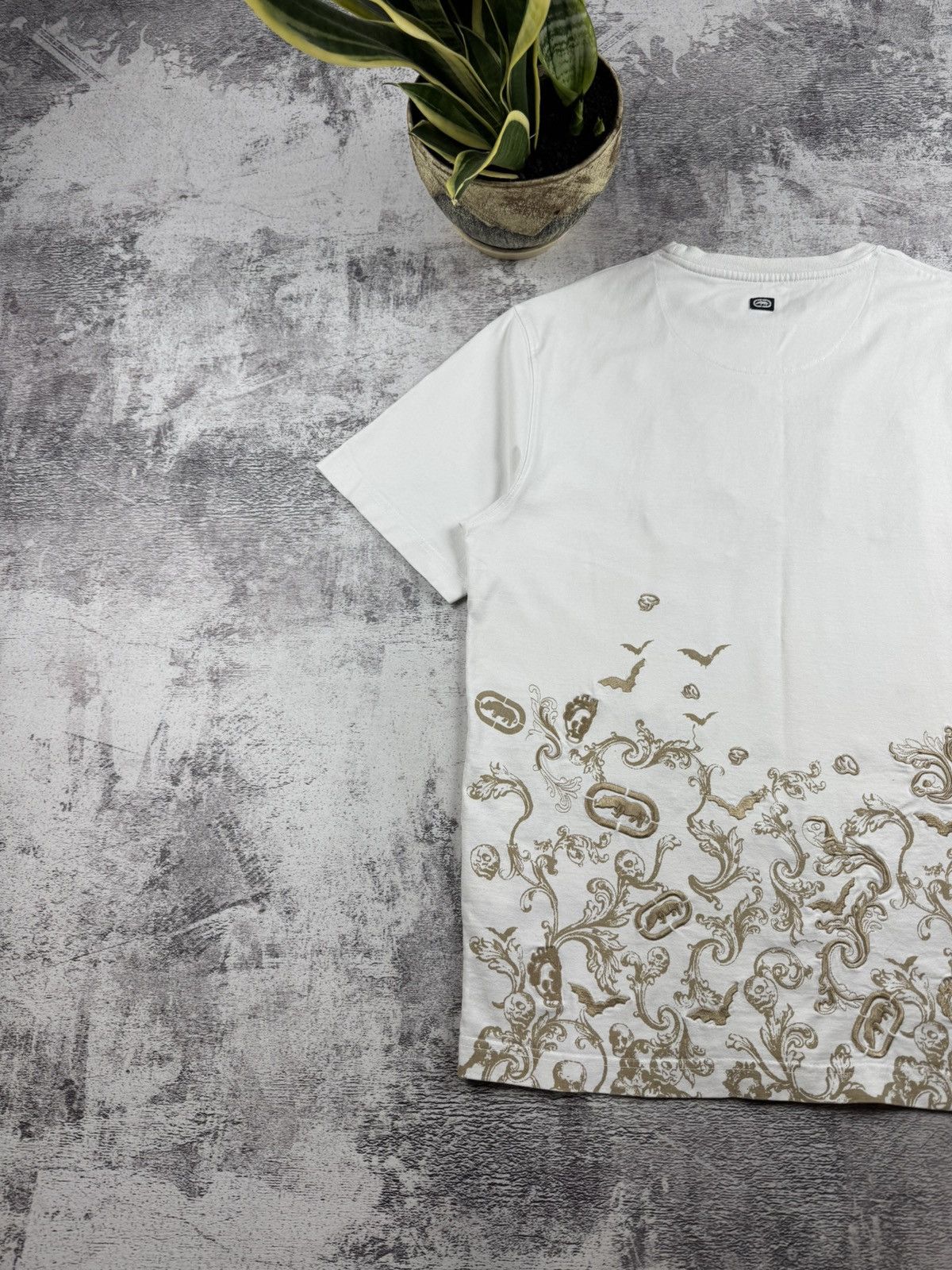 Ecko Unltd. Vintage Ecko Unltd Skate Rap Gold Print Hip Hop Rap White Skull Y2K T Shirt Tee Size US L / EU 52-54 / 3 - 14 Thumbnail