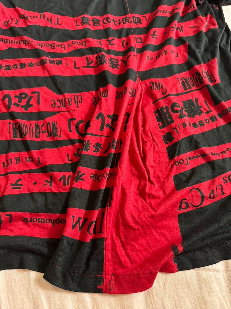 Yohji Yamamoto Yohji Yamamoto 18ss red character message short sleeve Size US L / EU 52-54 / 3 - 3 Thumbnail